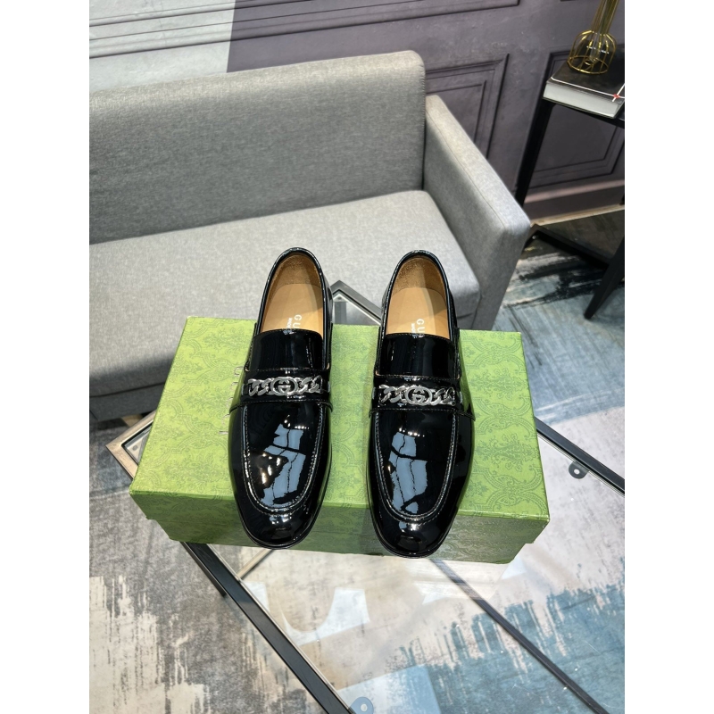 G*u*i leather shoes